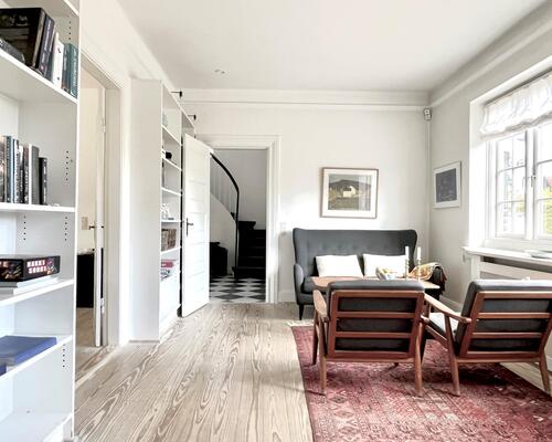 Stor klassisk palævilla midt i Vedbæk