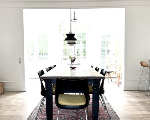 Stor klassisk palævilla midt i Vedbæk