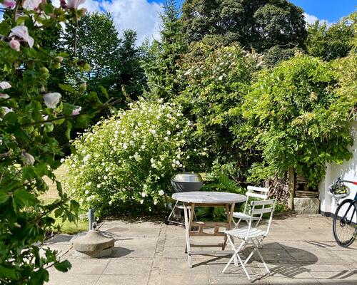 Stor klassisk palævilla midt i Vedbæk