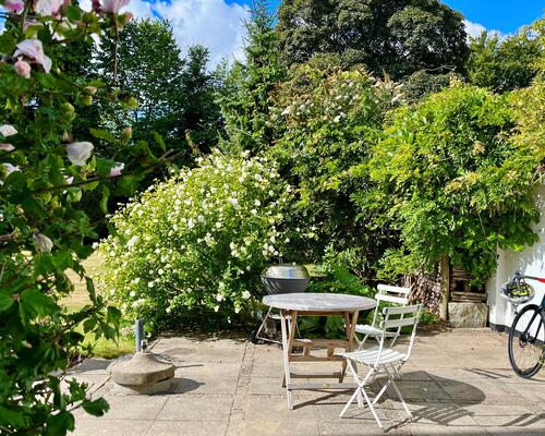 Stor klassisk palævilla midt i Vedbæk