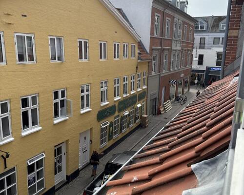 Hyggelig 3-værelses lejlighed med altan i Aalborg midtby