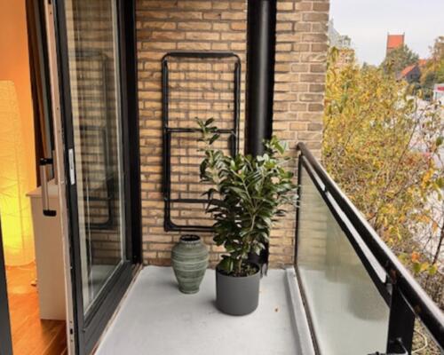 Lille hyggelig møbleret lejlighed med bedste beliggenhed.