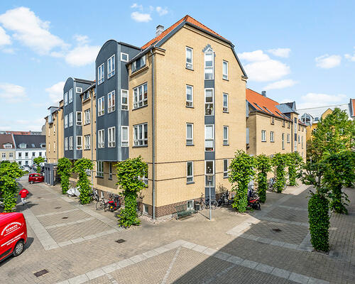 Nyrenoveret 2 værelses lejlighed på 66m² lige midt i Aalborg i lukkede trygge omgivelser