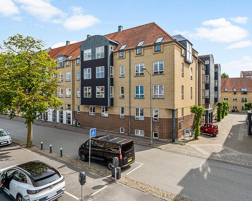 Nyrenoveret 2 værelses lejlighed på 66m² lige midt i Aalborg i lukkede trygge omgivelser