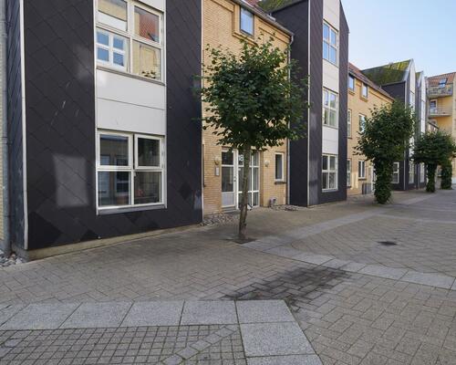 Nyrenoveret 2 værelses lejlighed på 66m² lige midt i Aalborg i lukkede trygge omgivelser