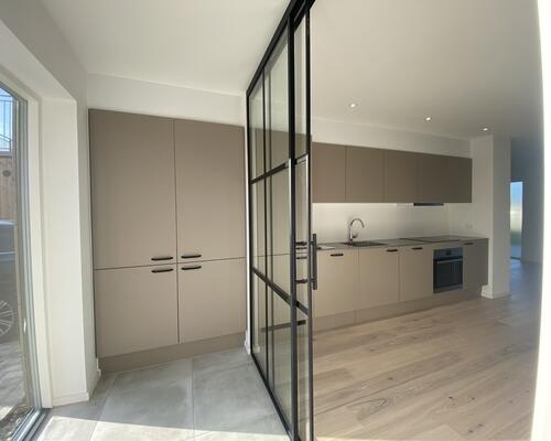 Nyopført rækkehus med 3 soveværelser.