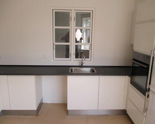 Topmoderne lys 1. sals lejlighed på 111 m2 i Aabenraa!
