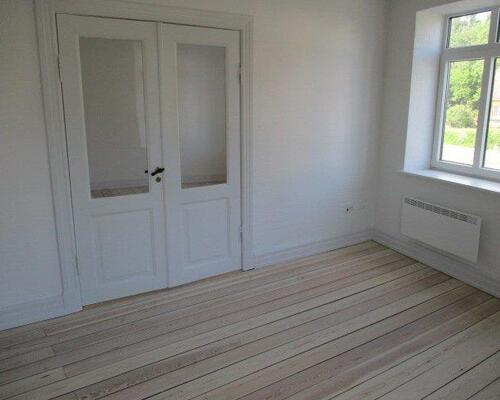 Topmoderne lys 1. sals lejlighed på 111 m2 i Aabenraa!