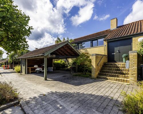 Fuldt møbleret hus med skøn have | Hørsholm