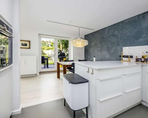 Fuldt møbleret hus med skøn have | Hørsholm