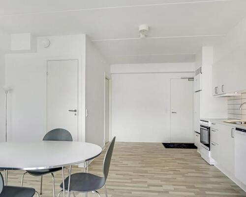 Flot stuelejlighed ved havnen