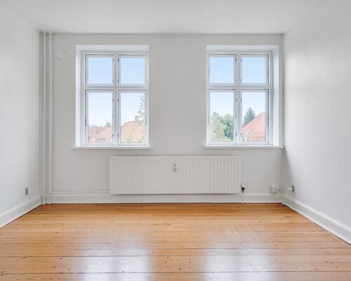 Stor 3 værelses lejlighed i rolige omgivelser