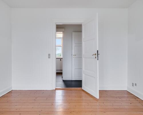 Stor 3 værelses lejlighed i rolige omgivelser