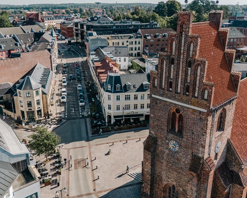 Rummelig 4-værelses lejlighed i Næstved!