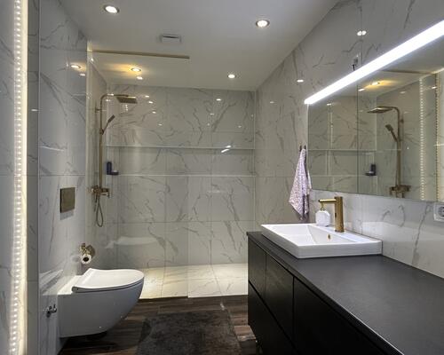 Fantastisk nyrenoveret rækkehus beliggende i Odense SØ