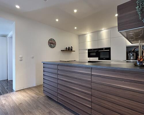 Fantastisk nyrenoveret rækkehus beliggende i Odense SØ