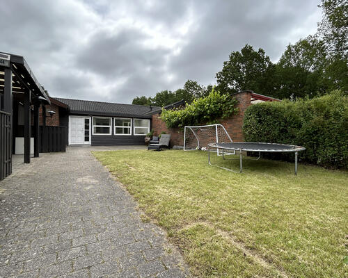 Fantastisk nyrenoveret rækkehus beliggende i Odense SØ