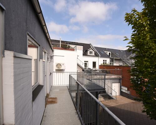 2 vær. centralt beliggende i Hammel