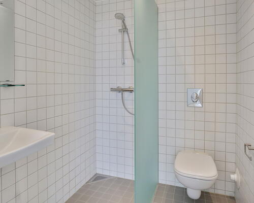 Rummelig 1-værelses lejlighed centralt placeret i Vanløse