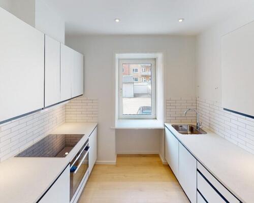 Lys 2-værelses lejlighed i Aalborg med god beliggenhed