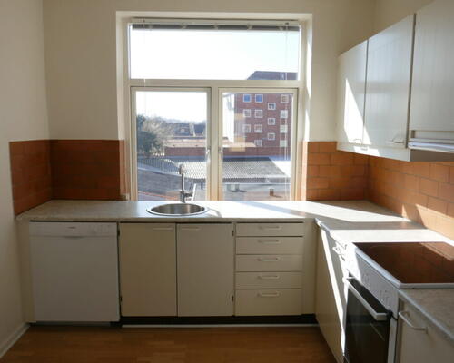 3-værelses lejlighed med altan i vestbyen