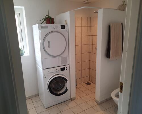 Flot lejlighed beliggende med marker som nabo