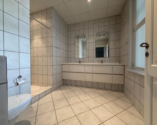 166 m² lækker lejlighed midt i gågagen med elevator og alten