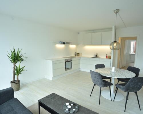 Lækker møbleret lejlighed med 3 soveværelser