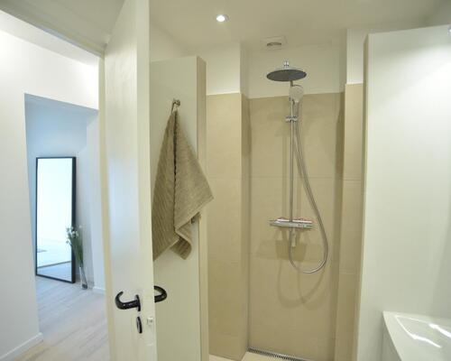 Lækker møbleret lejlighed med 3 soveværelser