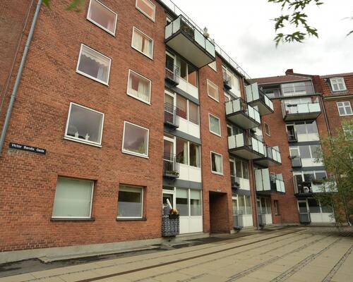 Lækker møbleret lejlighed med 3 soveværelser