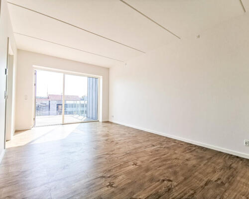 Nyopført bolig med stor altan i et skønt område