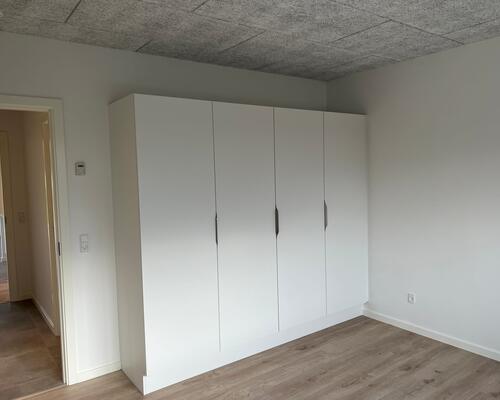 ENERGIVENLIGT OG MODERNE RÆKKEHUS TIL LEJE I ARNBJERG