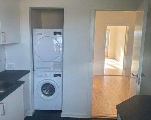 Skøn 3 vær.  renoveret lejlighed i Odense C.