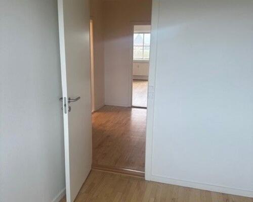 Skøn 3 vær.  renoveret lejlighed i Odense C.