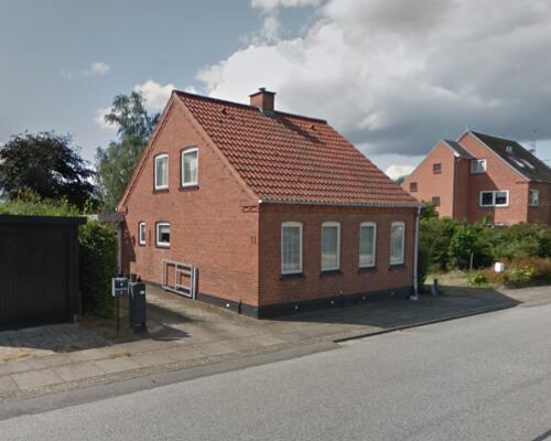 Fritliggende 5. værelses parcelhus