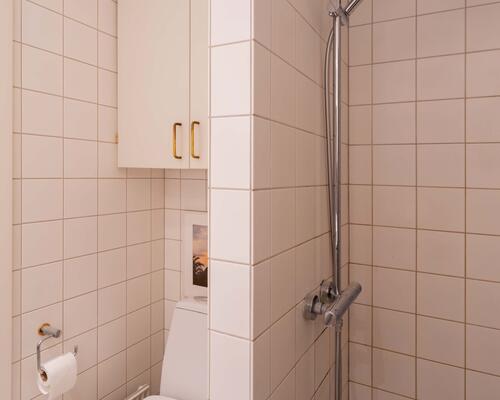 Lys og moderne lejlighed på 75 m² med udsigt over vandet