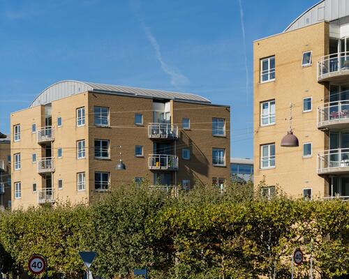 Lys og moderne lejlighed på 75 m² med udsigt over vandet