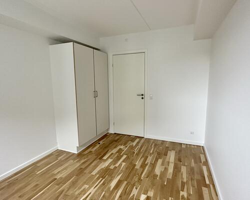 Dejlig lys 3 vær. lejlighed i nyere ejendom