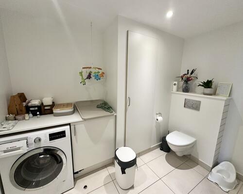 Dejlig lys 3 vær. lejlighed i nyere ejendom