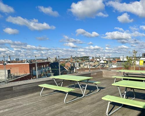 Lys og moderne lejlighed med stor altan i Aalborg