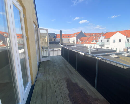 Nyrenoveret og lækker 4-værelses lejlighed i Aalborg midtby