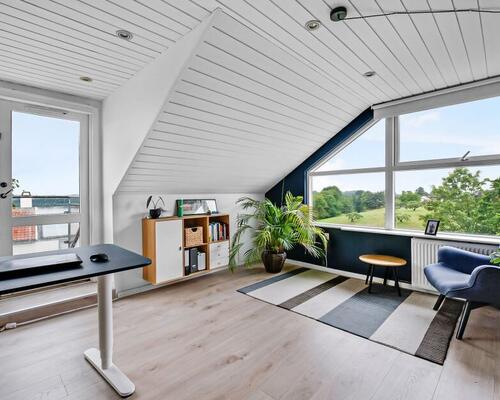 Stort hus med udsigt til Søndersø udlejes fuldt møbleret fra 1. oktober 2025-30. juni 2026