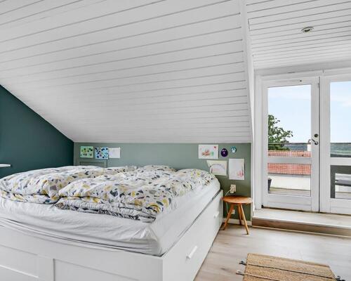 Stort hus med udsigt til Søndersø udlejes fuldt møbleret fra 1. oktober 2025-30. juni 2026