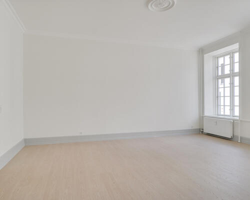 3 værelses lejlighed på hele 165 m² beliggende tæt på fjorden.