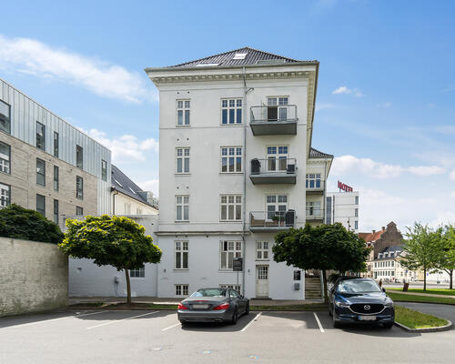 3 værelses lejlighed på hele 165 m² beliggende tæt på fjorden.