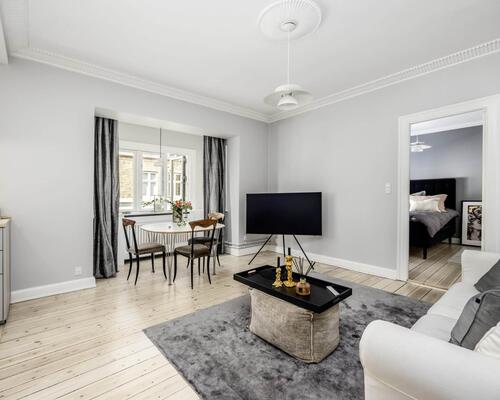 Nyrenoveret lejlighed | Charlottenlund
