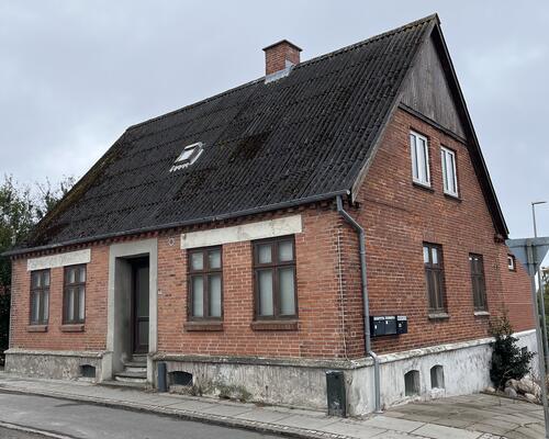 Fin 2-værelses tæt på vandet