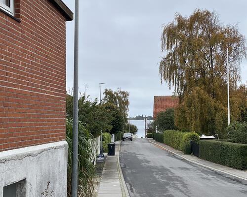 Fin 2-værelses tæt på vandet