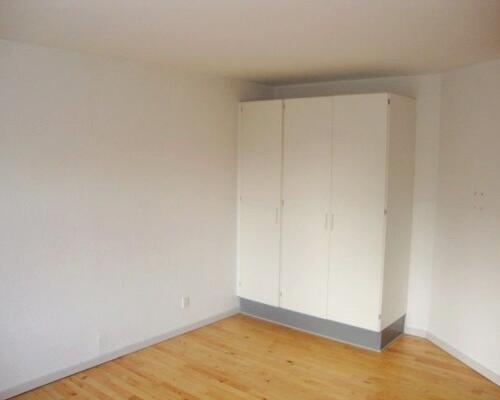 Velindrettet lejlighed med egen terrasse og direkte adgang til have