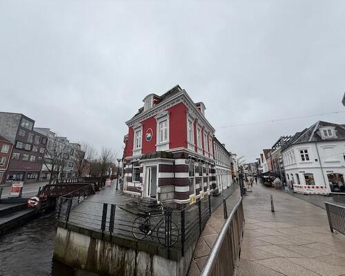 Charmerende 3. værelses lejlighed